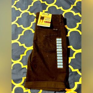 NWT black Jean seven shorts 10